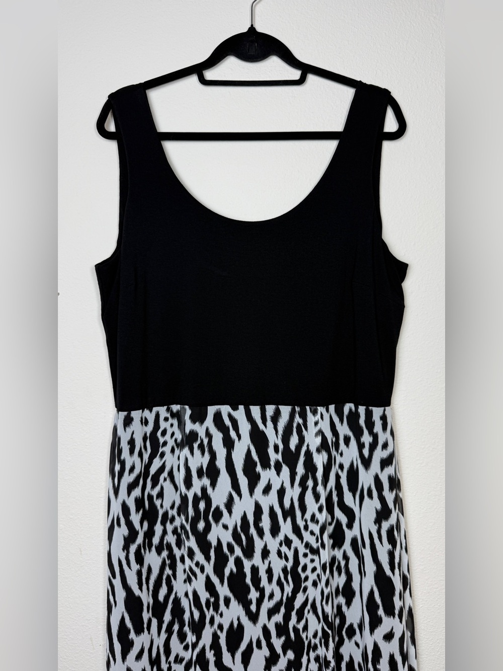 Vince Camuto Maxi Dress 1X Plus Black Leopard Print Chiffon Block Zip Back